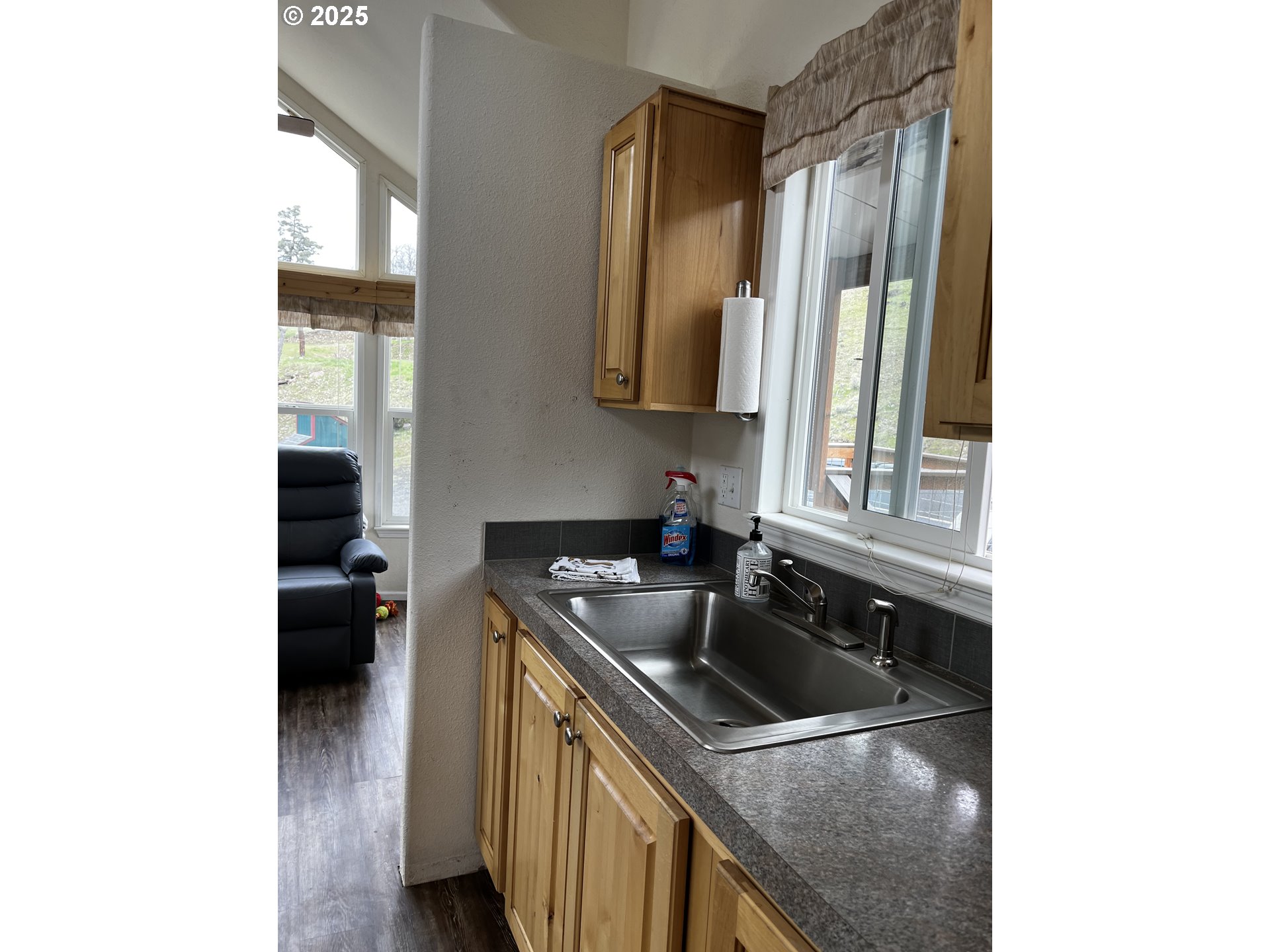 80357 South Valley Road Dufur, OR 97021 - Photo 8 of 18 Gallery Image 8
