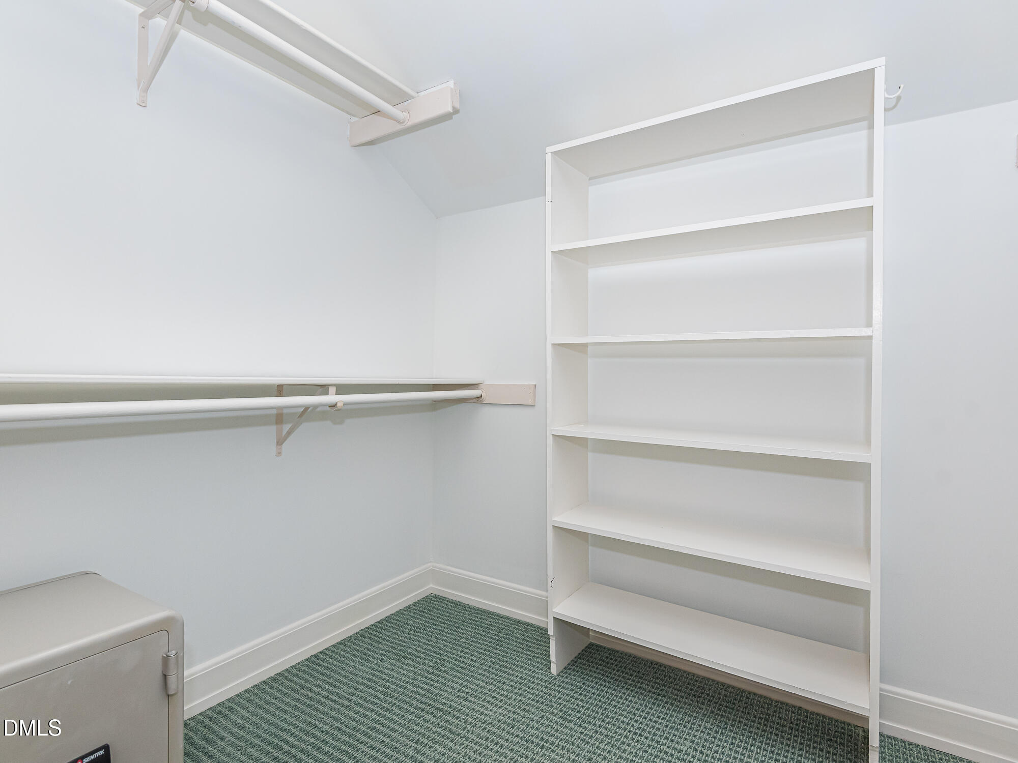 6921 Hunters Way Raleigh, NC 27615 - Photo 21 of 42 Real_Estate_Paul_Haynes_6921_Hunters-543