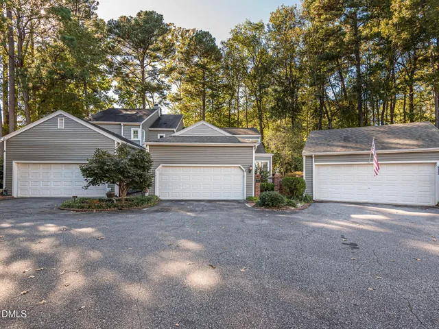 $675,000 | 6921 Hunters Way, Raleigh, NC 27615