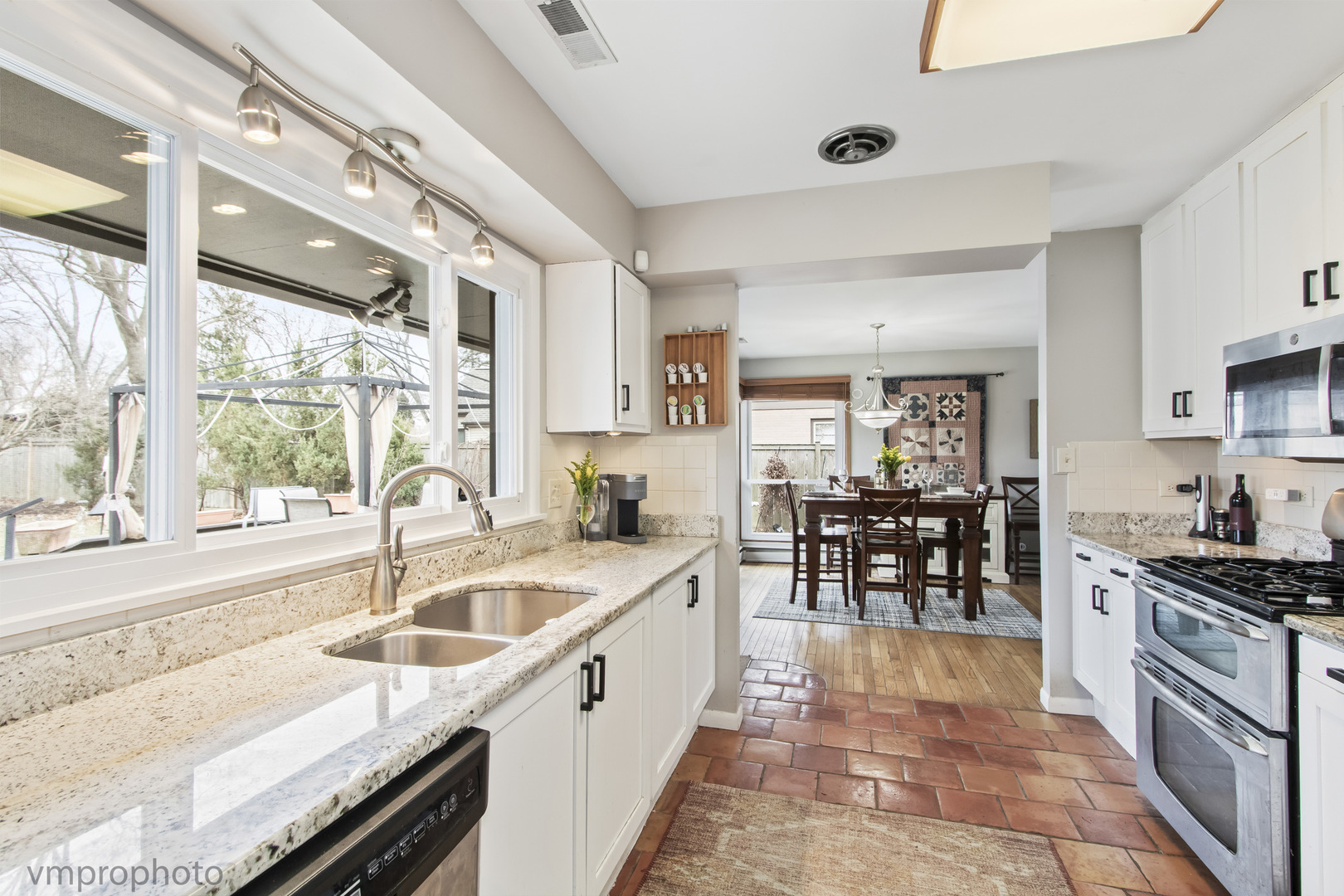 739 Meadow Lane Barrington, IL 60010 - Photo 7 of 40