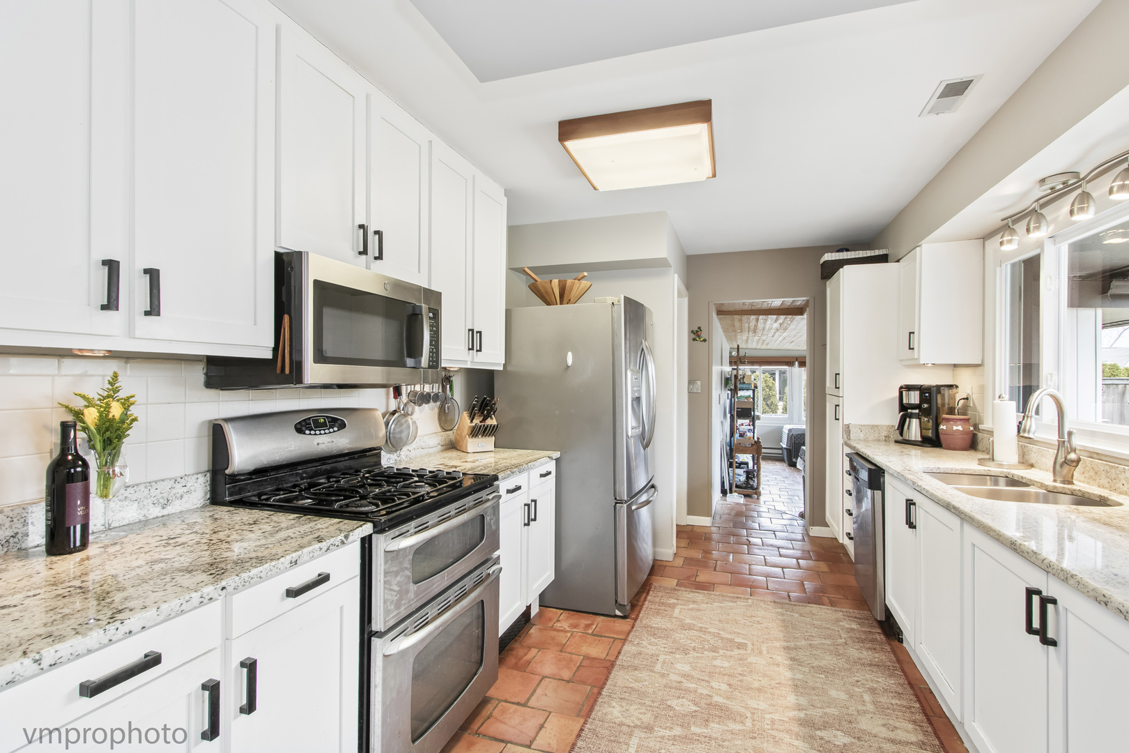 739 Meadow Lane Barrington, IL 60010 - Photo 8 of 40