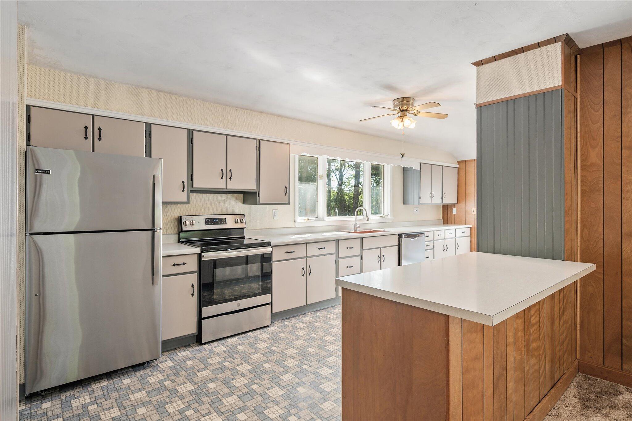 47 Chase Road Baileyville, ME 04694 - Photo 21 of 62 18-Kitchen
