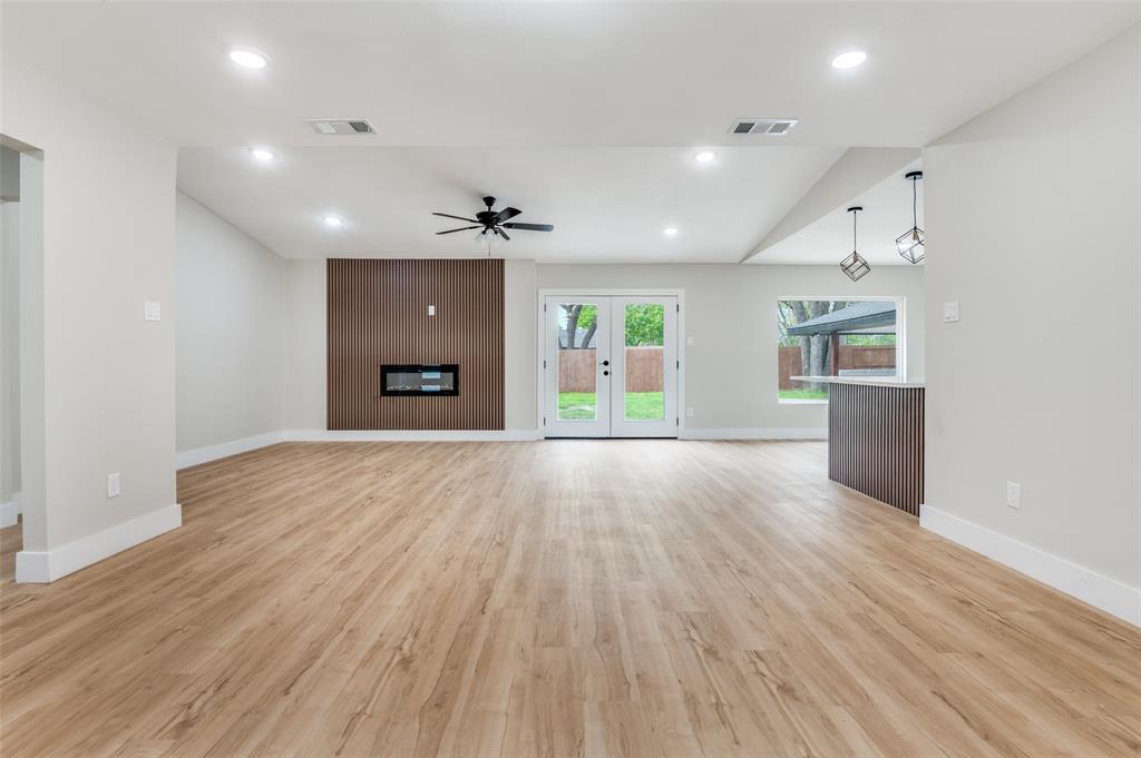 6016 Jacqueline Road Fort Worth, TX 76112 - Photo 6 of 35