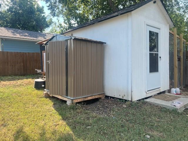 4207 Aztec Drive Dallas, TX 75216 - Photo 23 of 28 a view of a backyard