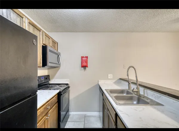 $4,800,000 | 2000 Kazmeier Plaza, Bryan, TX 77802