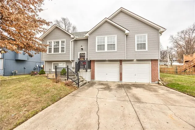 $320,000 | 18505 East Bundschu Place, Independence, MO 64056