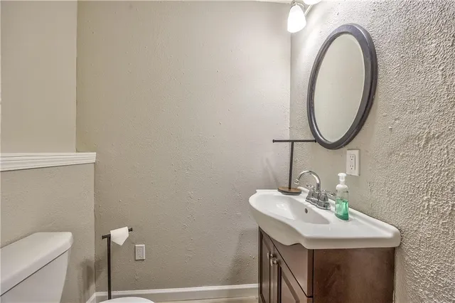 $320,000 | 18505 East Bundschu Place, Independence, MO 64056