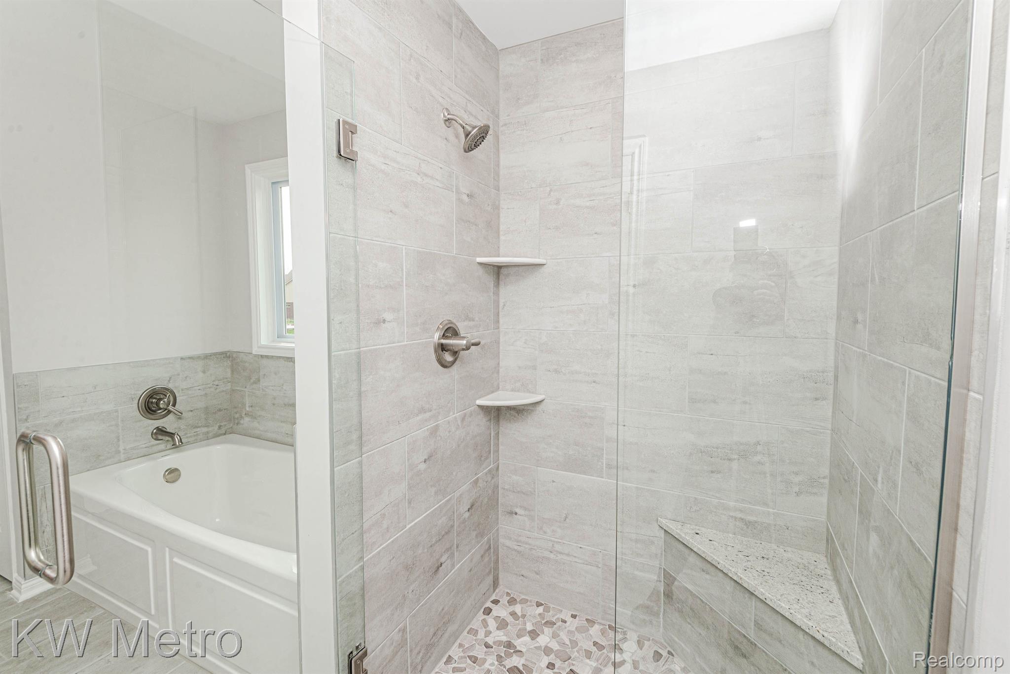 40 Maple Ridge Court Clarkston, MI 48346 - Photo 18 of 22 Rockford Master Bath Shower & Tub Example