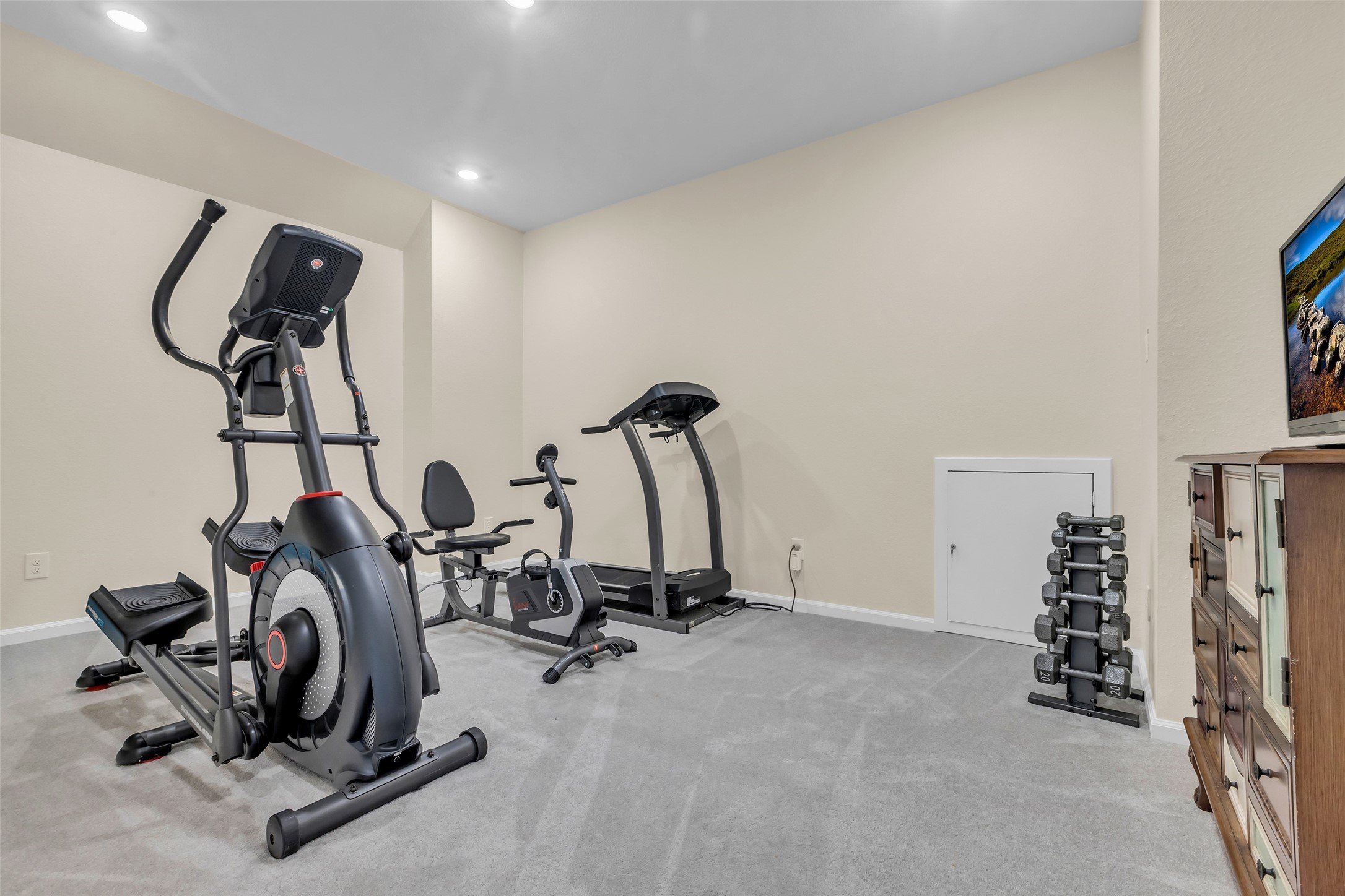 9502 Marble Park Lane Baytown, TX 77521 - Photo 33 of 40 a view of a room with gym equipment