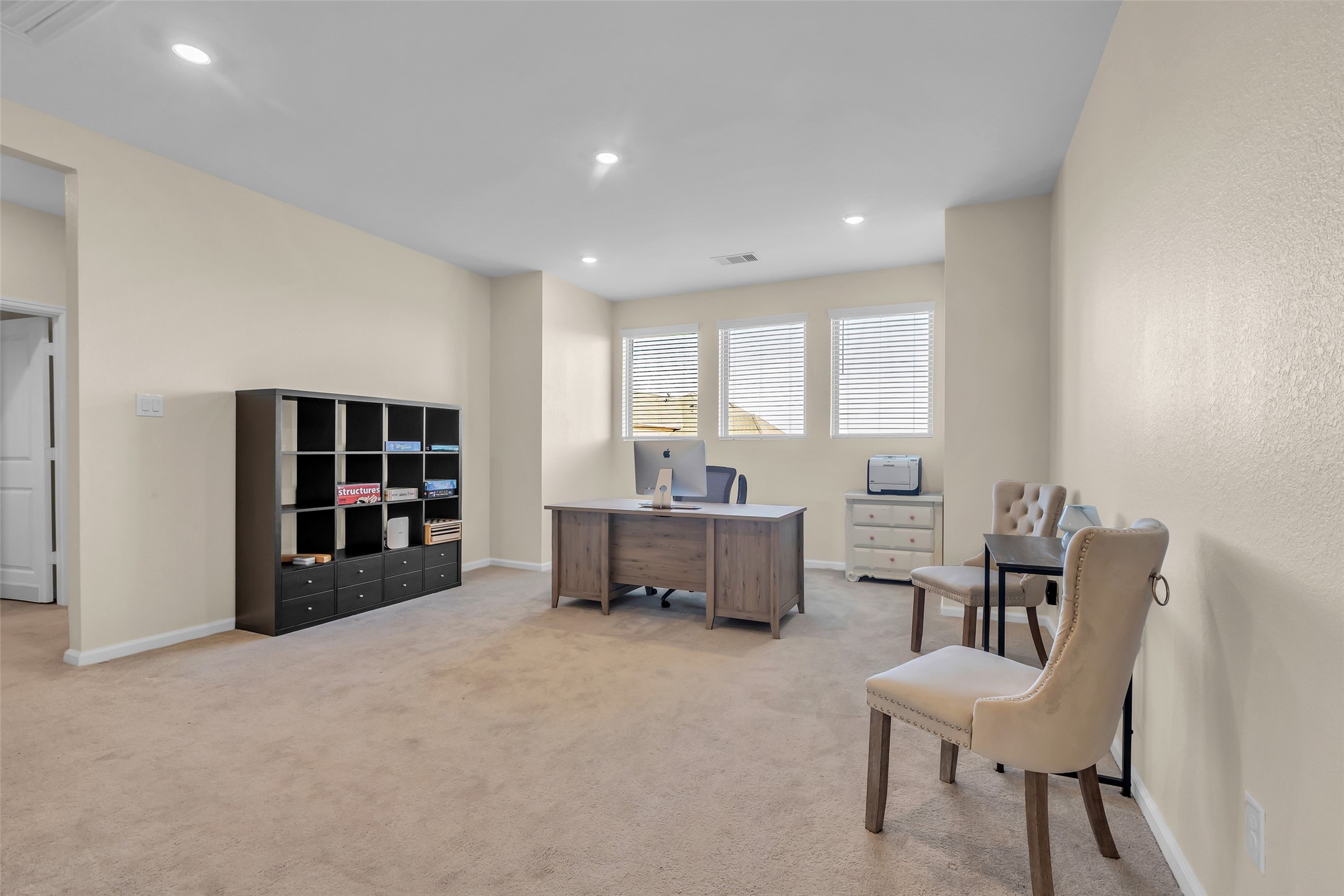 9502 Marble Park Lane Baytown, TX 77521 - Photo 36 of 40 a living room with furniture and a window