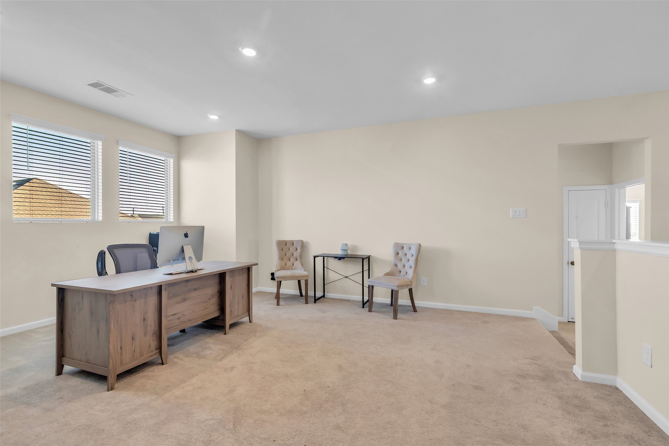 9502 Marble Park Lane Baytown, TX 77521 - Photo 37 of 40 a room with furniture and window