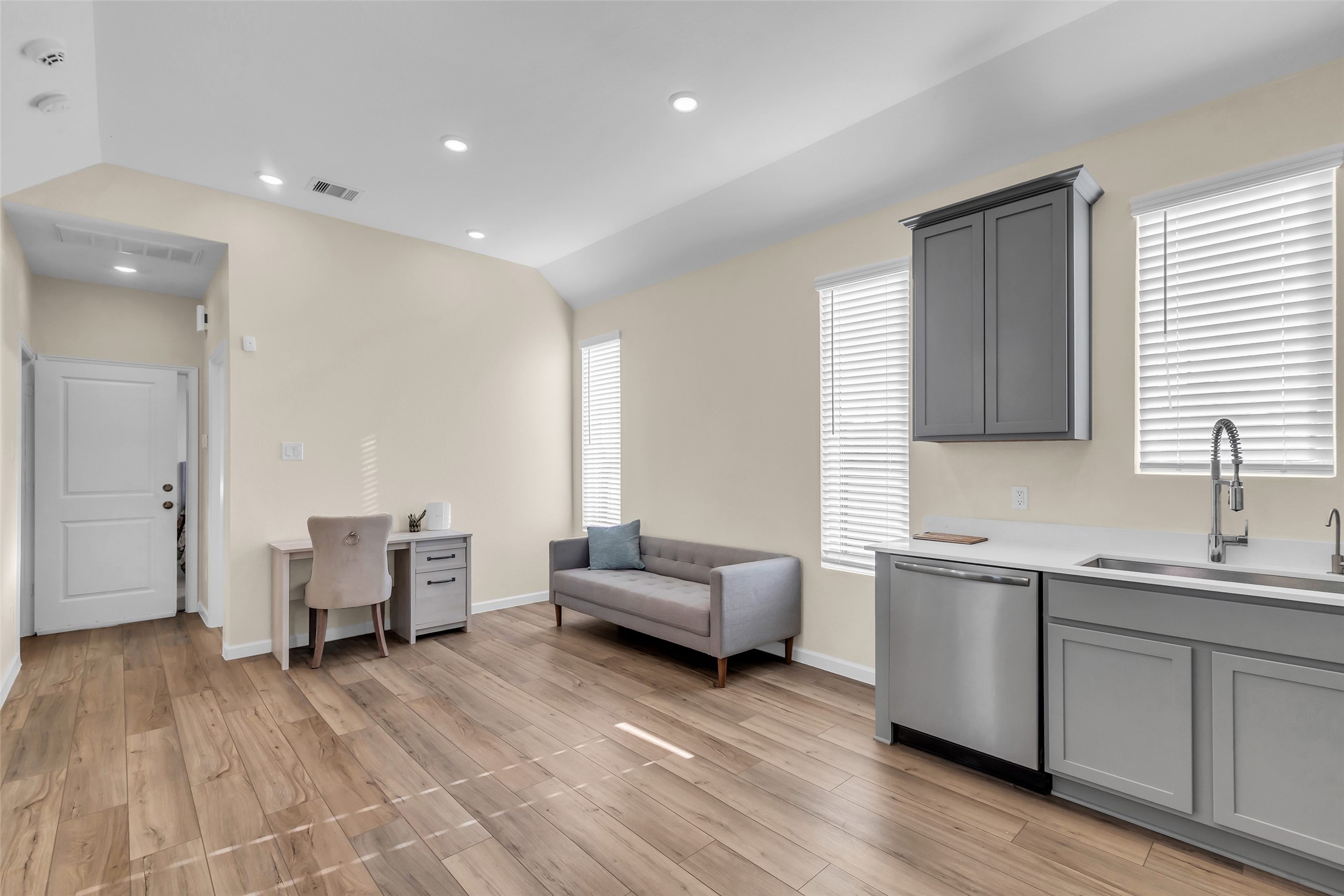 9502 Marble Park Lane Baytown, TX 77521 - Photo 8 of 40 a living room with furniture and a wooden floor