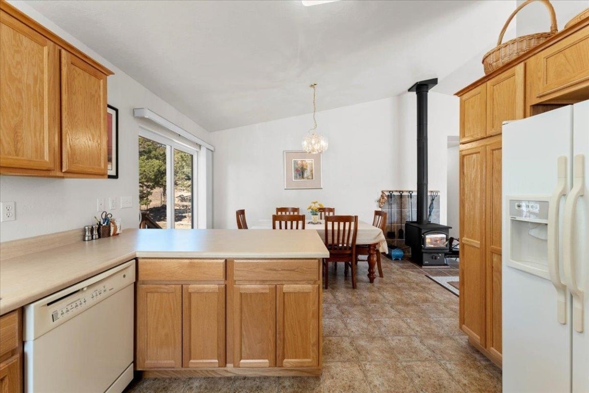 15311 Glacier View Road Weed, CA 96094 - Photo 9 of 29 Gallery Image 9