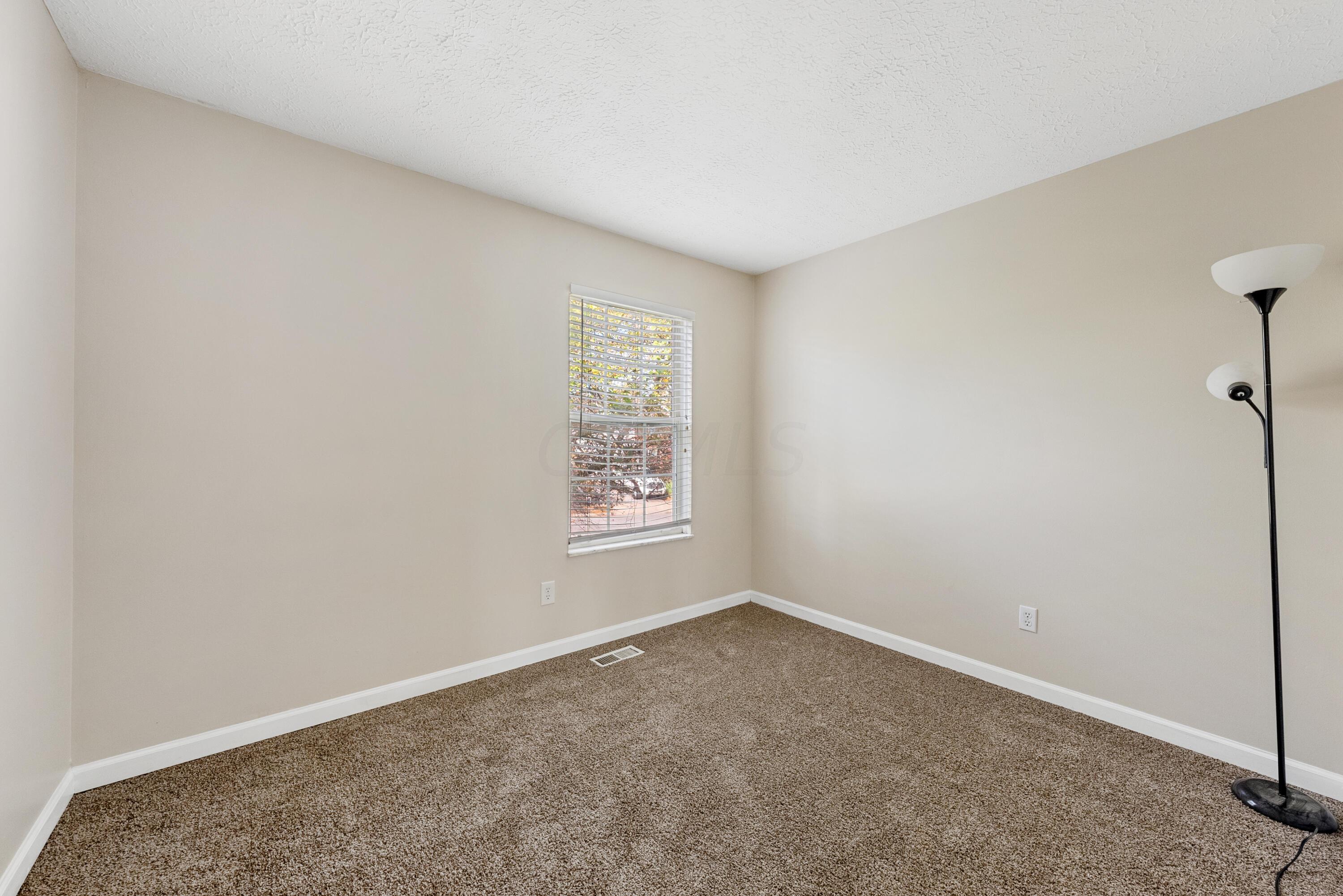 3607 Rocky Road Columbus, OH 43223 - Photo 15 of 27 DSC08362