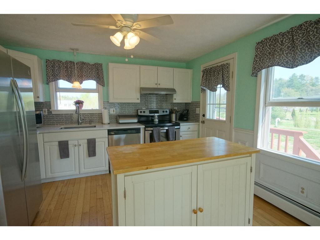 486 Mammoth Road Pelham, NH 03076 - Photo 11 of 27