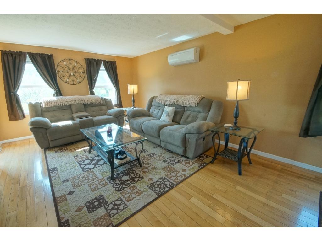 486 Mammoth Road Pelham, NH 03076 - Photo 18 of 27