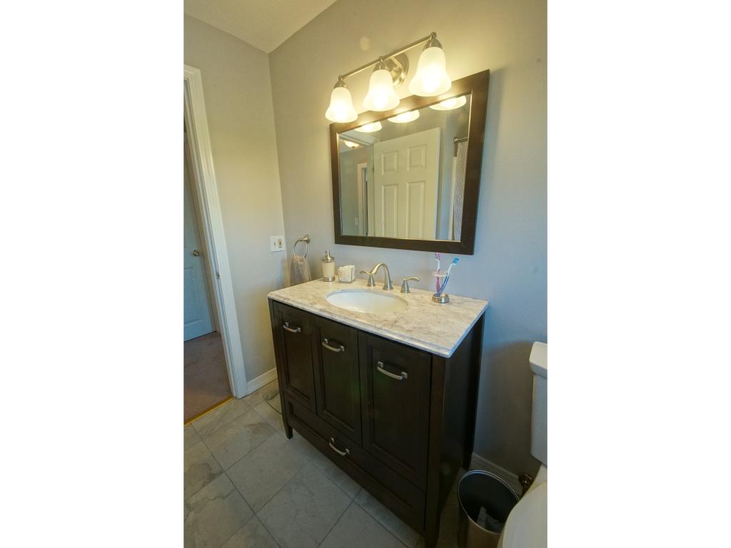 486 Mammoth Road Pelham, NH 03076 - Photo 19 of 27