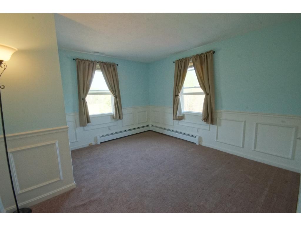 486 Mammoth Road Pelham, NH 03076 - Photo 23 of 27