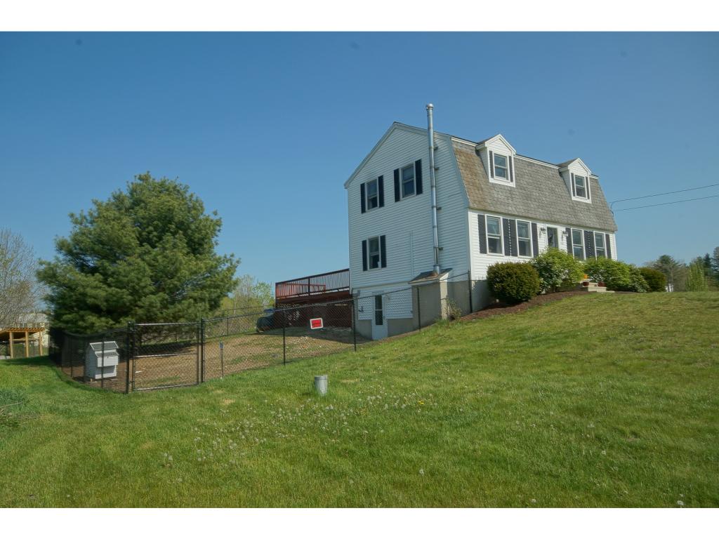 486 Mammoth Road Pelham, NH 03076 - Photo 4 of 27