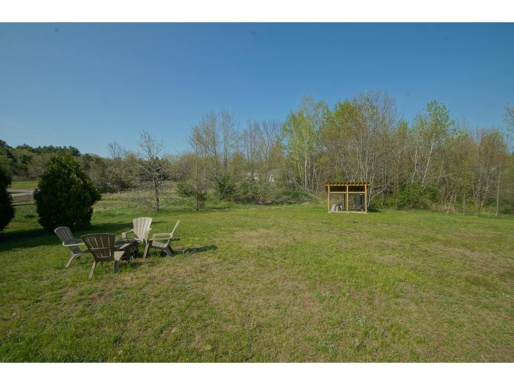486 Mammoth Road Pelham, NH 03076 - Photo 7 of 27