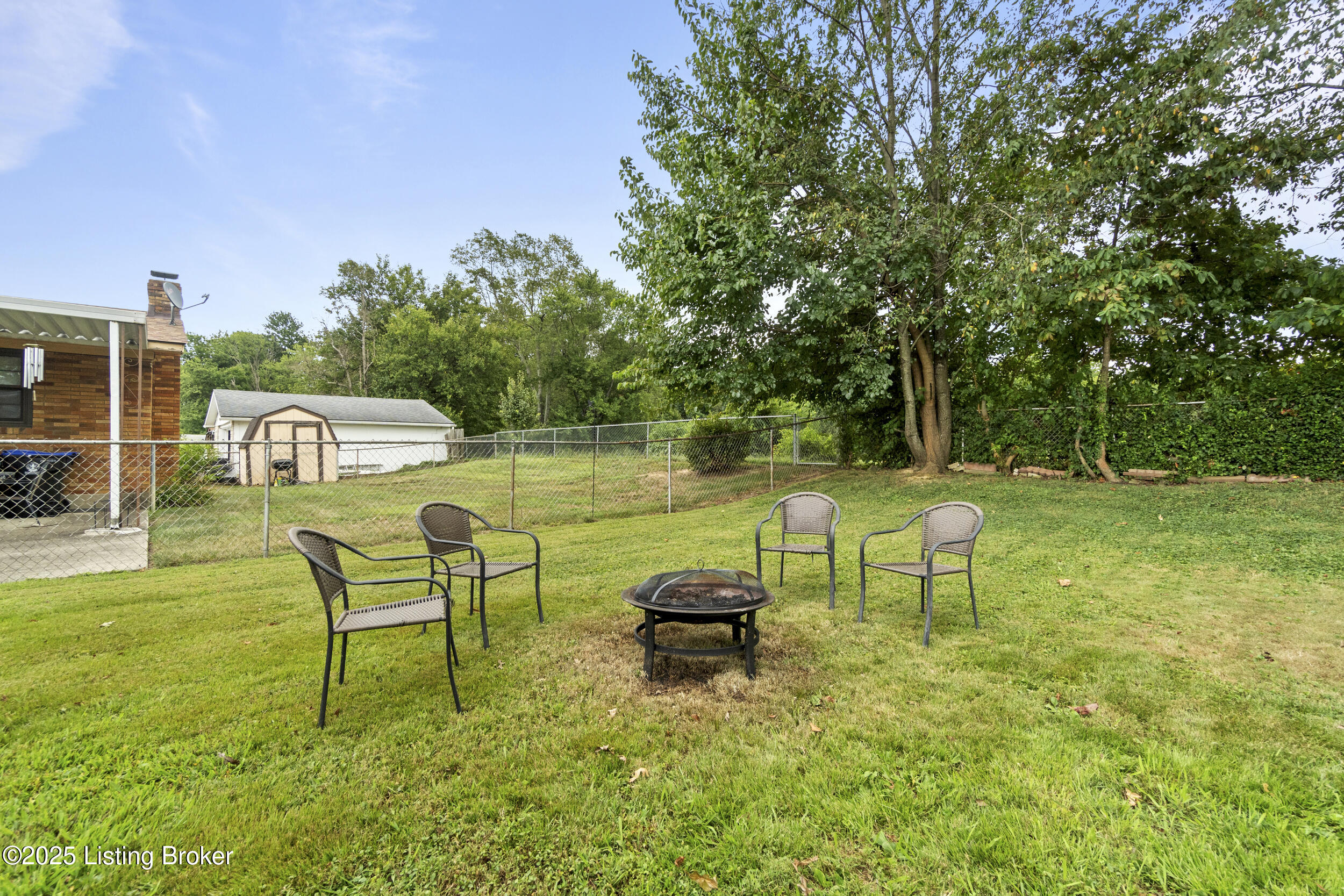 718 Palatka Road Louisville, KY 40214 - Photo 22 of 34 BACK YARD/FIRE PIT