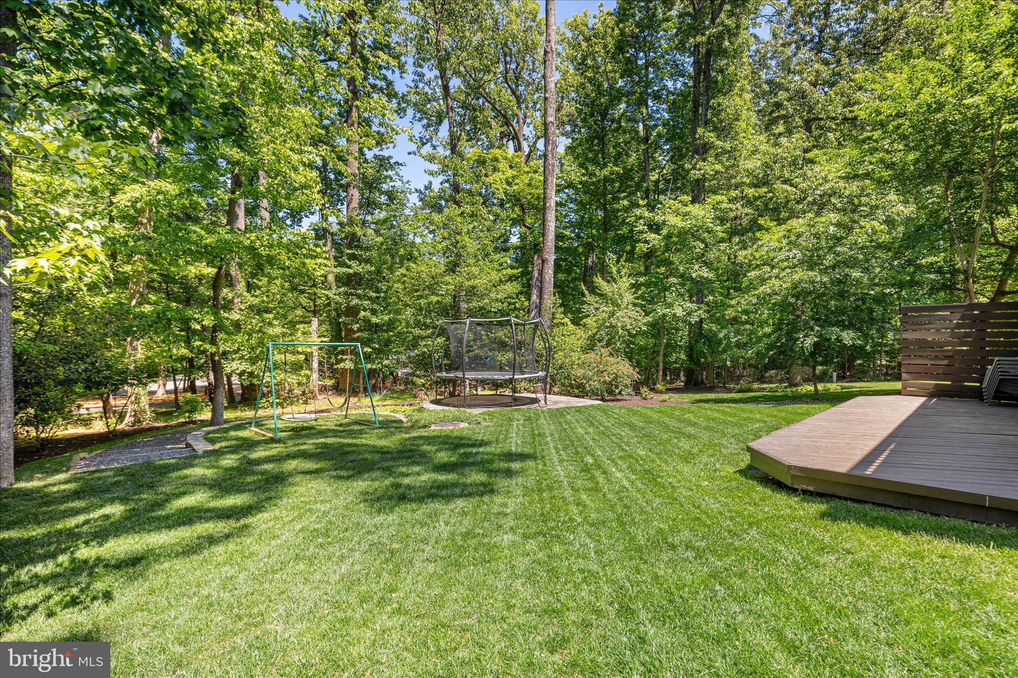 12108 Quorn Lane Reston, VA 20191 - Photo 3 of 91 Lush and level backyard