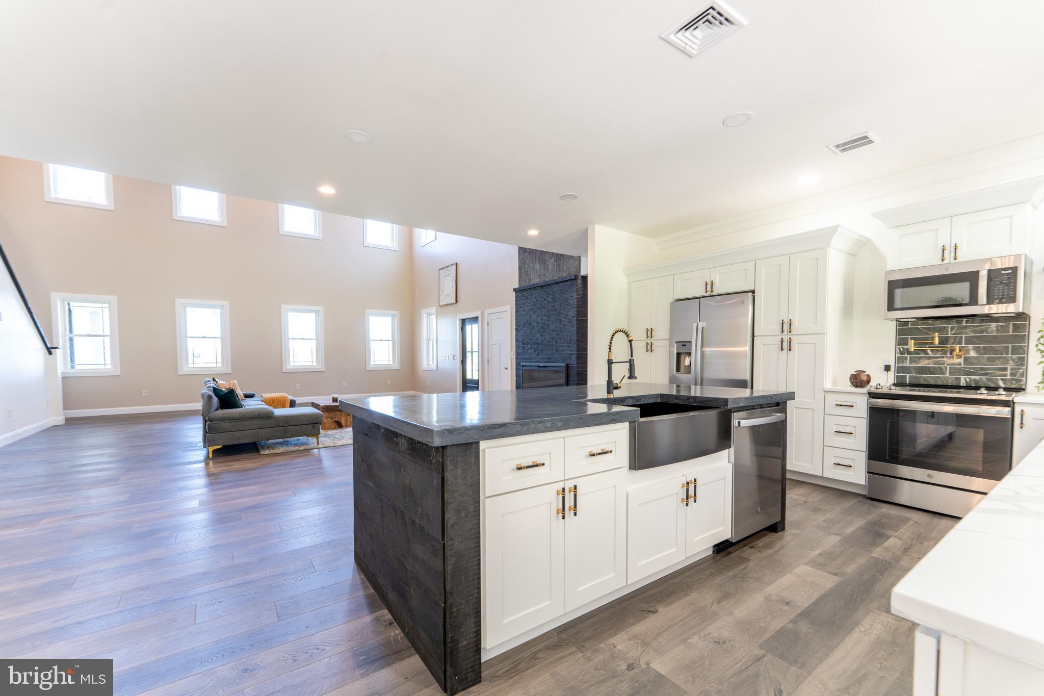 2418 Gramm Road Pennsburg, PA 18073 - Photo 17 of 40 Gallery Image 17