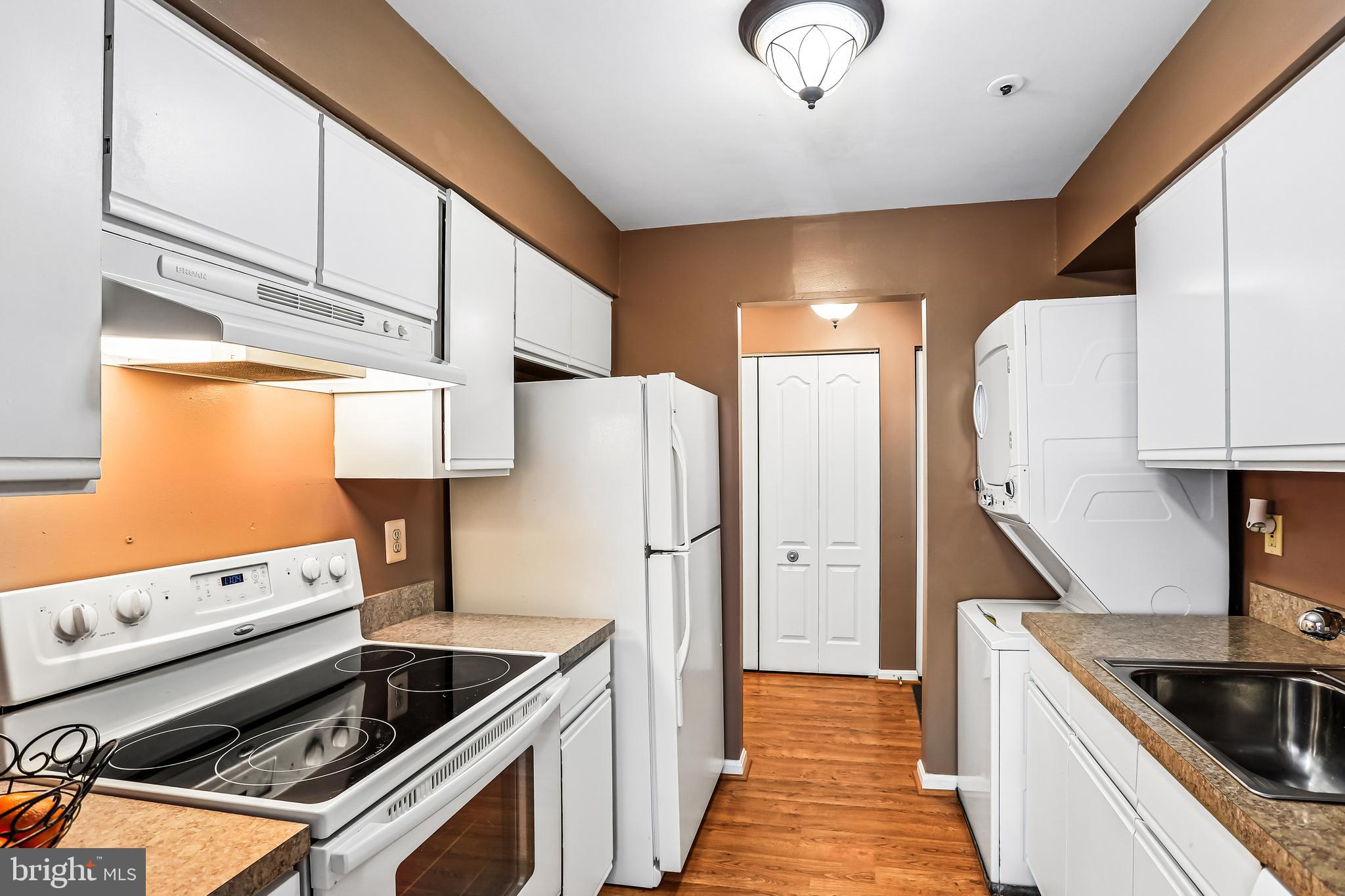 8613 Falls Run Road, Unit E Ellicott City, MD 21043 - Photo 10 of 20 Kitchen