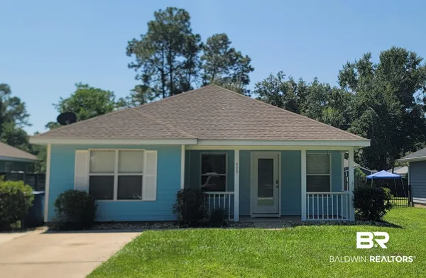 $2,100 | 429 East 22nd Avenue, Gulf Shores, AL 36542