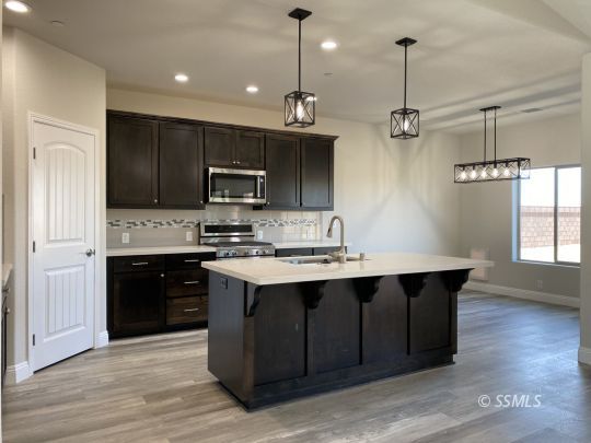 2012 South Del Rosa Drive Ridgecrest, CA 93555 - Photo 6 of 29 Gallery Image 6
