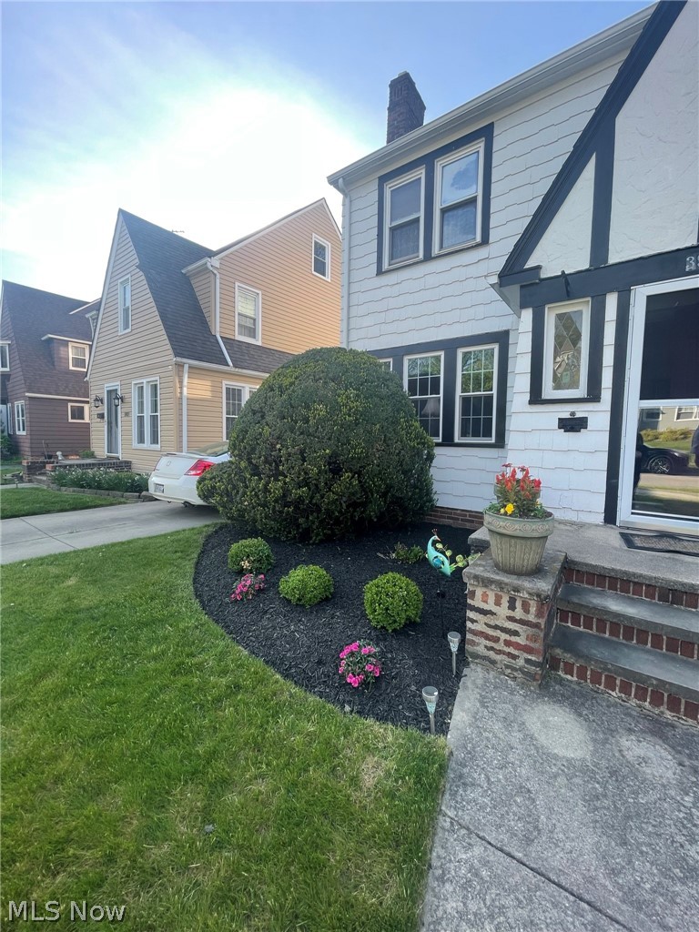 3987 Delmore Road Cleveland Heights, OH 44121 - Photo 2 of 28