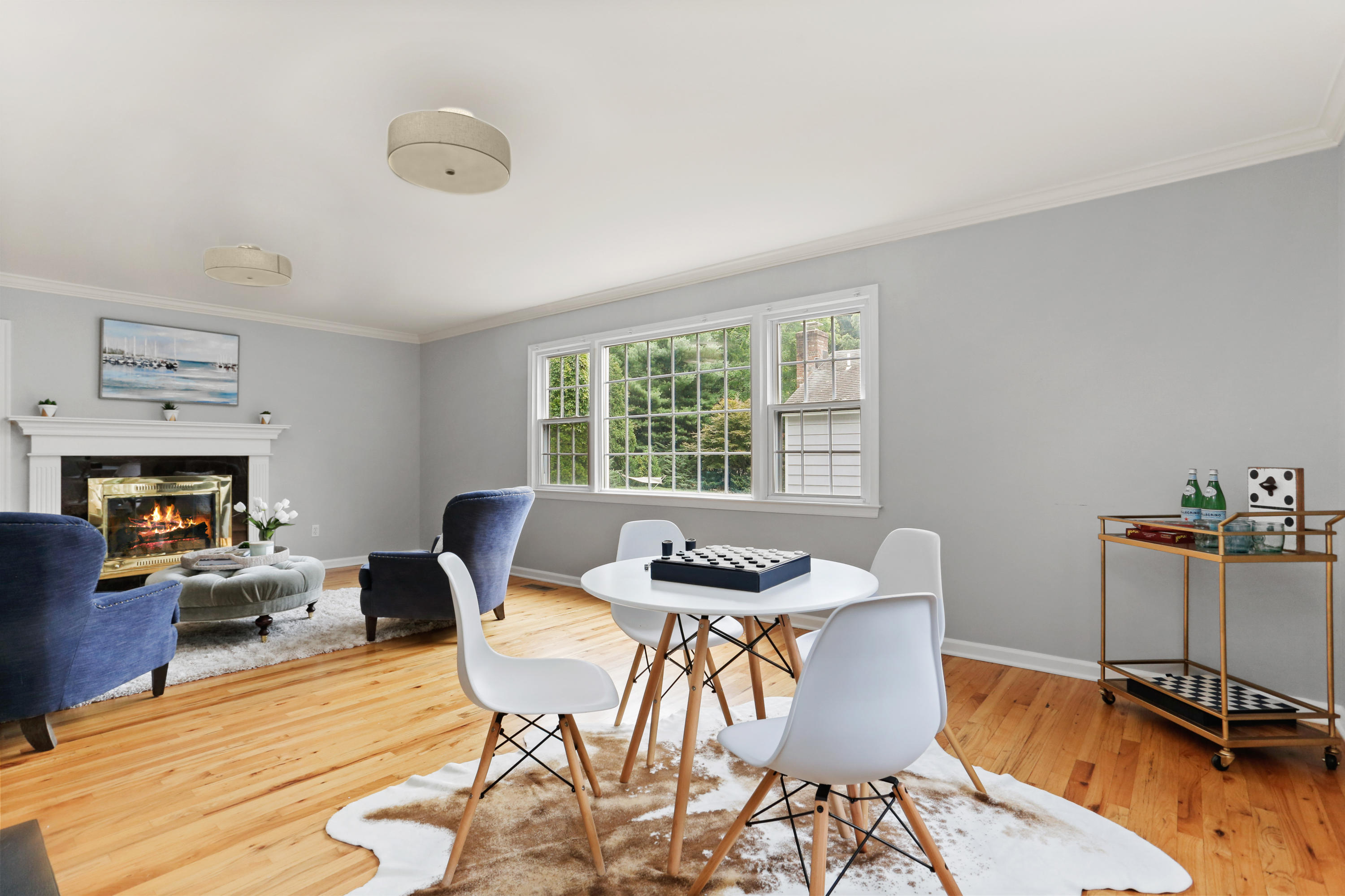 53 Country Club Road Darien, CT 06820 - Photo 17 of 35 a dining room with furniture and window