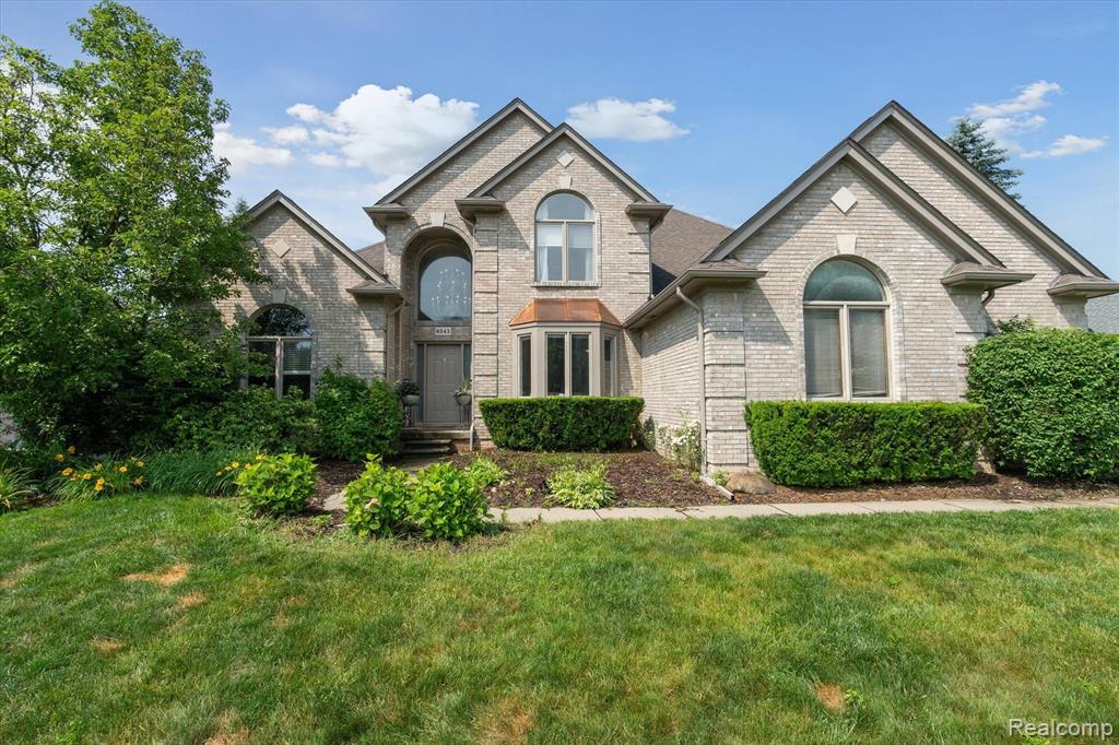 6543 Chatham Circle Rochester Hills, MI 48306 - Photo 3 of 51