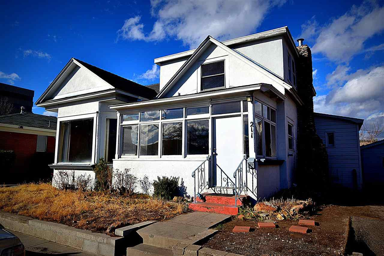 211 East Liberty Street Reno, NV 89501 - Photo 1 of 1 a front view of a house with yard