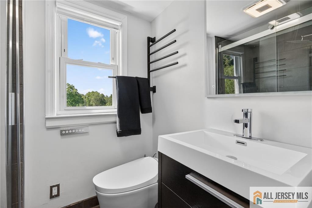 177 Midfield Road Colonia, NJ 07067 - Photo 14 of 23