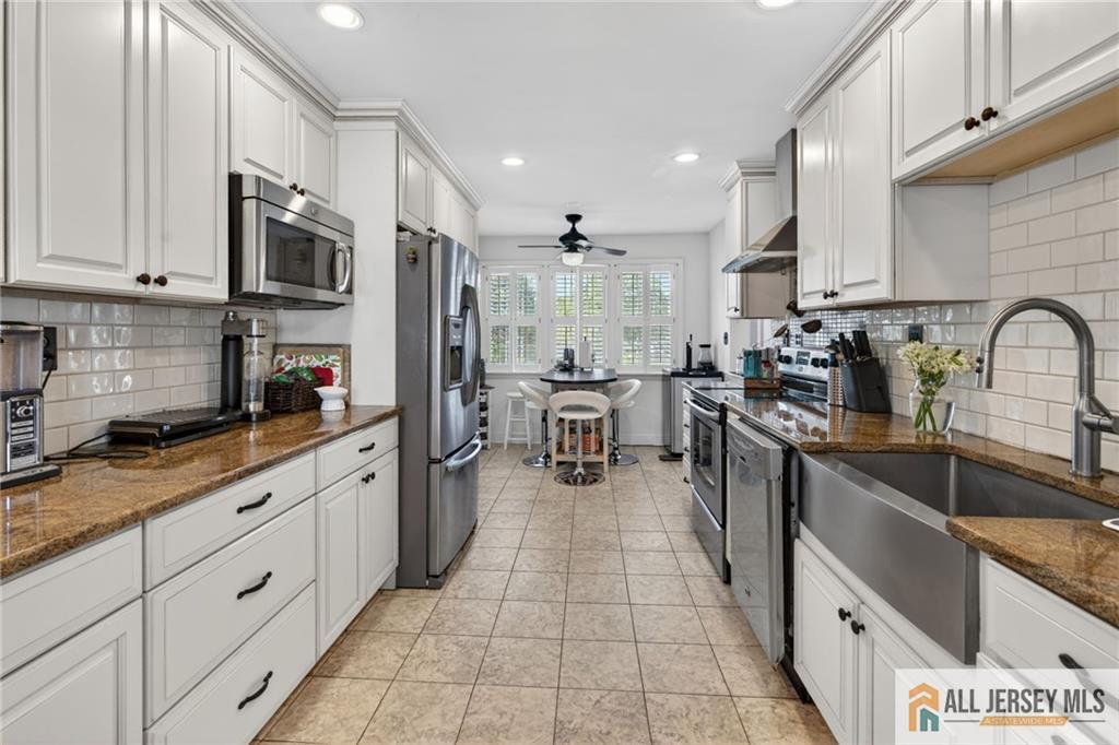 177 Midfield Road Colonia, NJ 07067 - Photo 17 of 23
