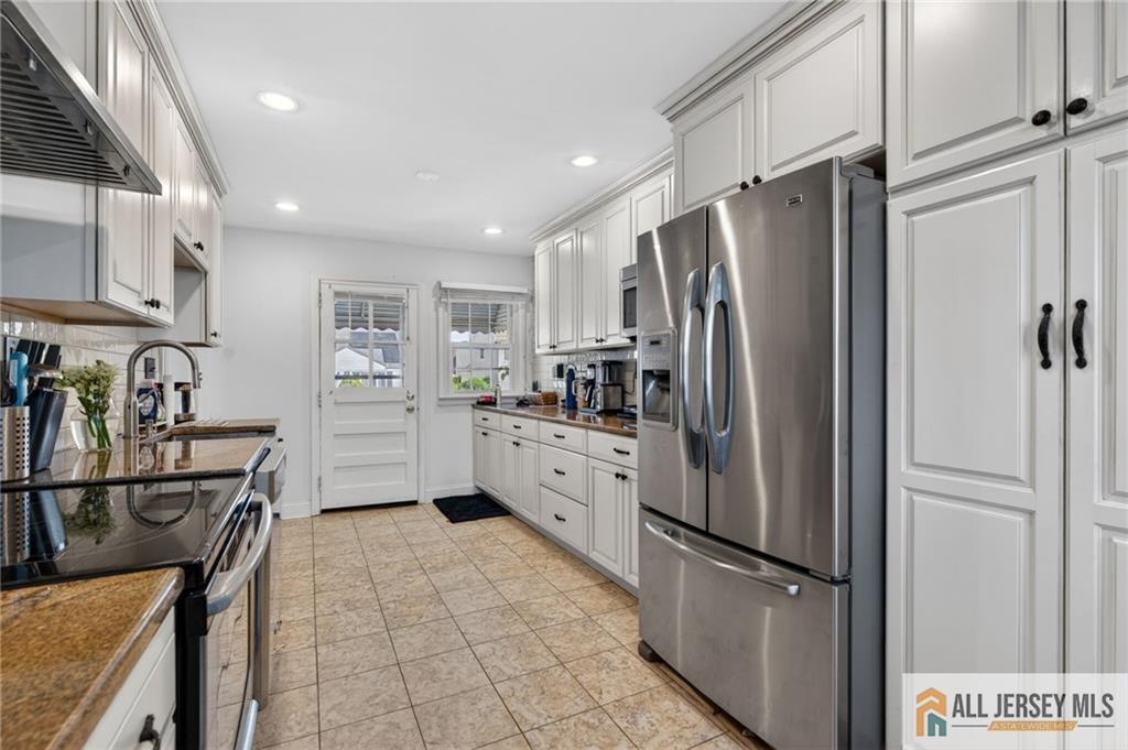 177 Midfield Road Colonia, NJ 07067 - Photo 18 of 23