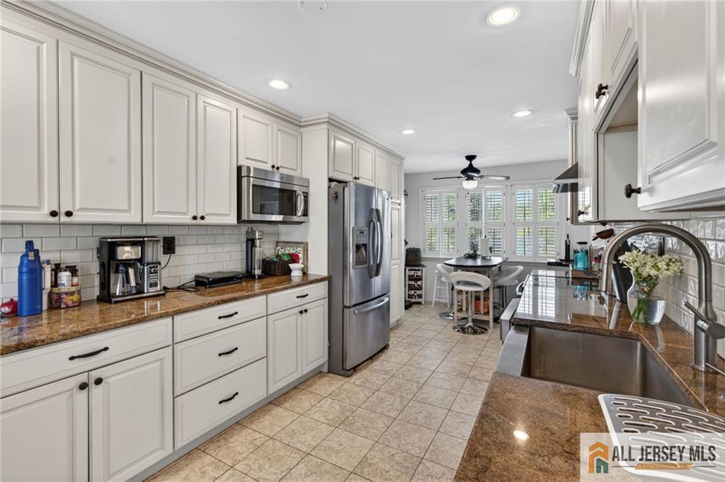 177 Midfield Road Colonia, NJ 07067 - Photo 5 of 23