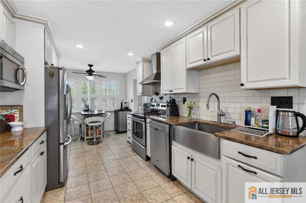 177 Midfield Road Colonia, NJ 07067 - Photo 6 of 23