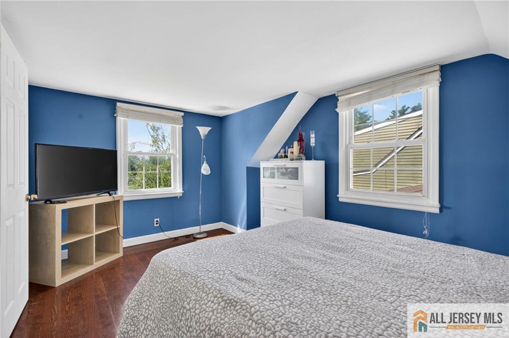 177 Midfield Road Colonia, NJ 07067 - Photo 9 of 23
