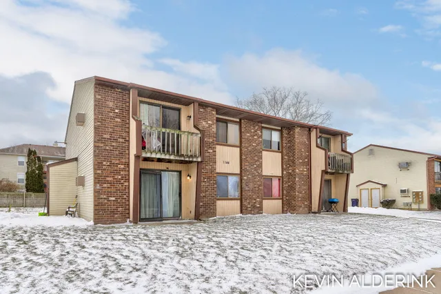 $599,900 | 1144 Country Lane, Holland, MI 49423