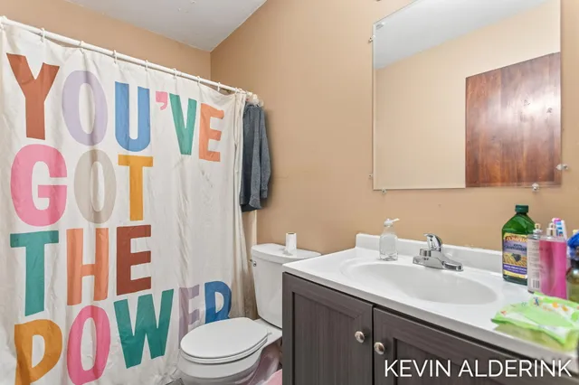 $599,900 | 1144 Country Lane, Holland, MI 49423