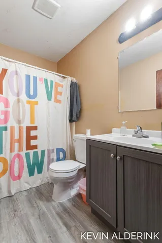 $599,900 | 1144 Country Lane, Holland, MI 49423