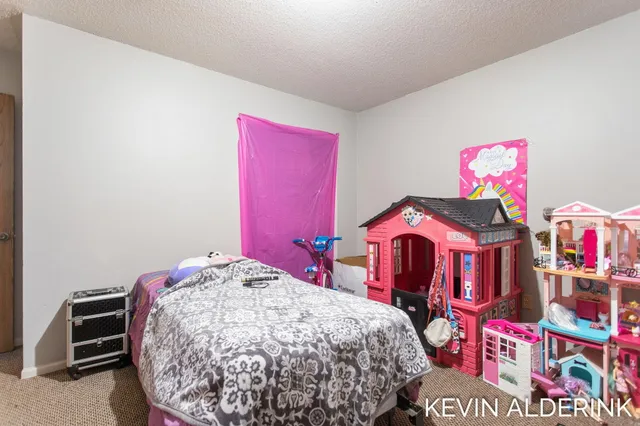 $599,900 | 1144 Country Lane, Holland, MI 49423