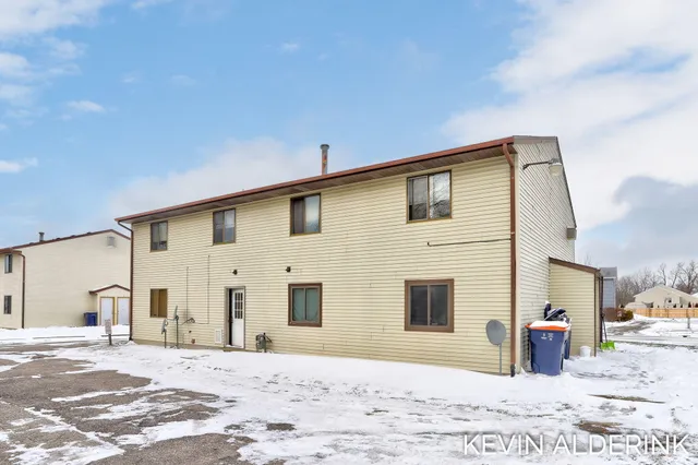 $599,900 | 1144 Country Lane, Holland, MI 49423