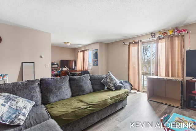 $599,900 | 1144 Country Lane, Holland, MI 49423