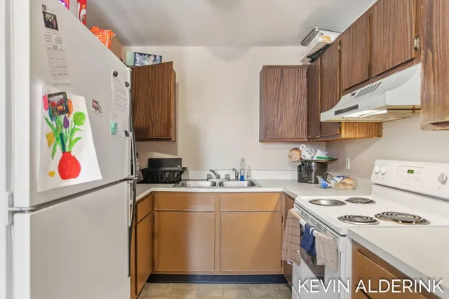 $599,900 | 1144 Country Lane, Holland, MI 49423