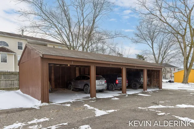 $599,900 | 1144 Country Lane, Holland, MI 49423