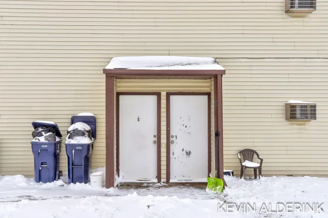 $599,900 | 1144 Country Lane, Holland, MI 49423