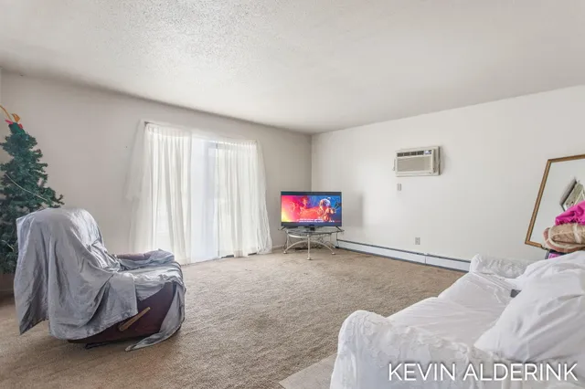 $599,900 | 1144 Country Lane, Holland, MI 49423